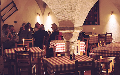 la-vieille-ferme-restaurant-400x250.jpg