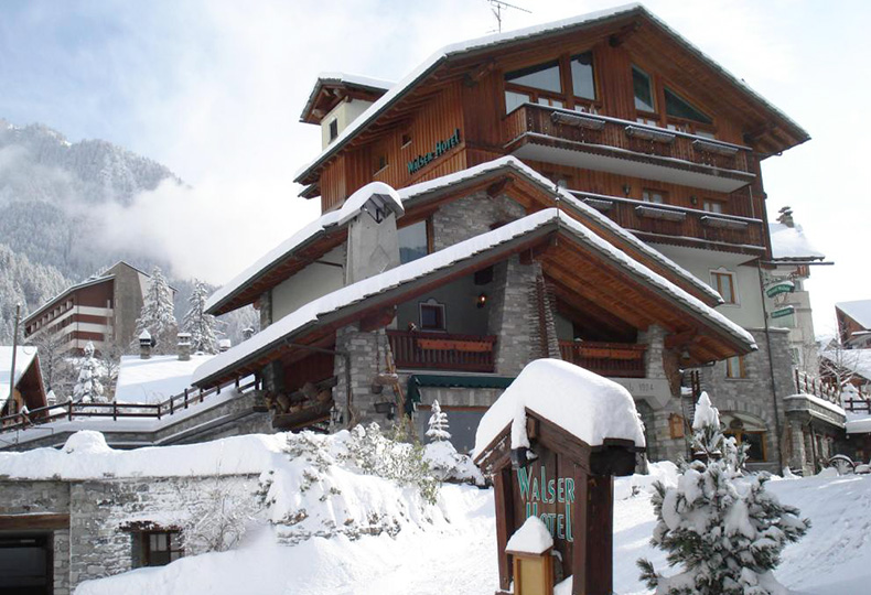 Entré till hotel Walser i Courmayeur